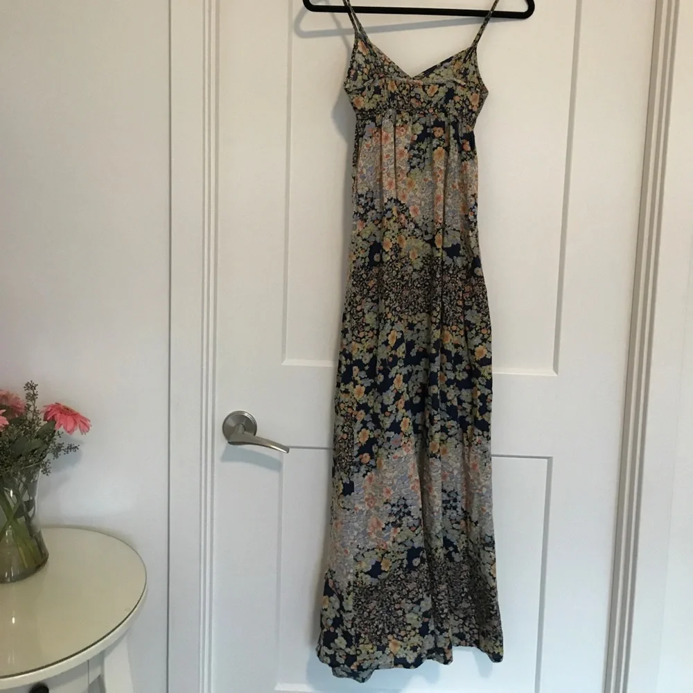 H&M floralMaxi Dress - Picture 2 of 5